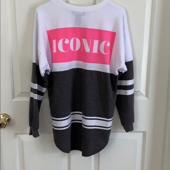 Justify Oversized Long Sleeved Thick Top - Picture 2 of 6